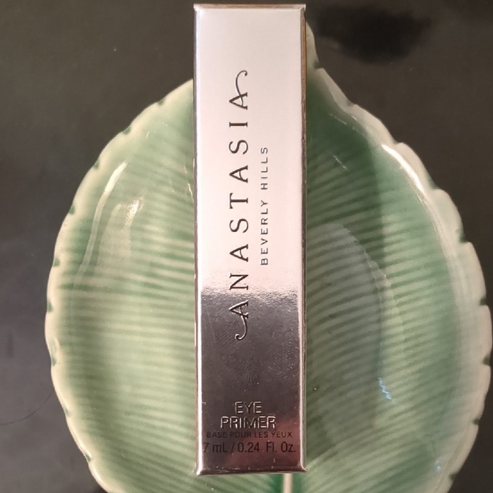 Eye Primer - Picture 1 of 3